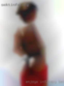 Enjoys intimacy Decatur, AL bed room fun!