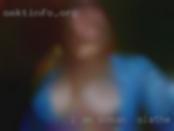 I am bi, decent looks and body woman in Olathe, KS and hung.